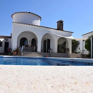 Villa 'casa Empuria' Aan Kanaal Met Zwembad En Aanlegsteiger